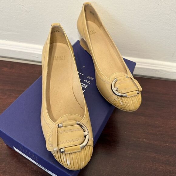 STUART WEITZMAN  sz 7,5 Patent Leather Wedge Heels Front Buckle Scrunch Toe - Picture 1 of 13